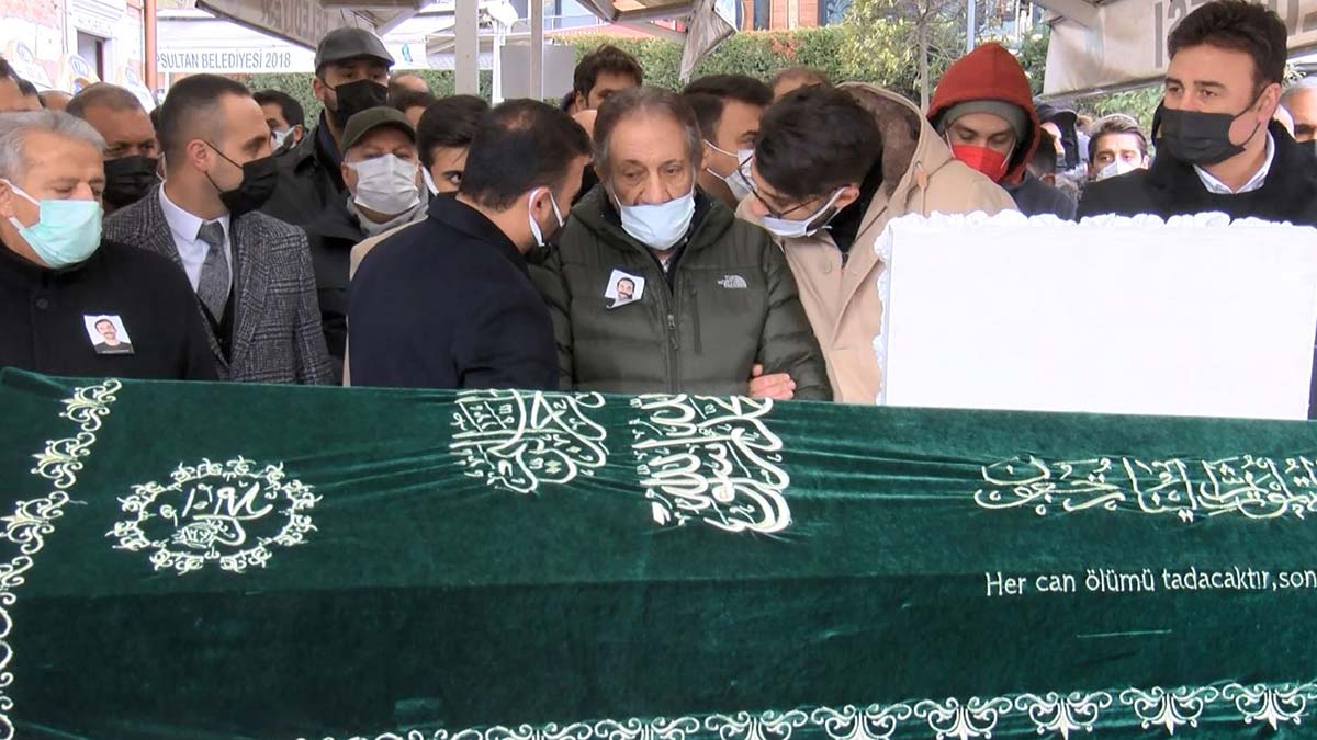 Altınmeşe'nin naaşı, göktürk mezarlığı'ndaki aile kabristanına defnedilmek üzere götürüldü