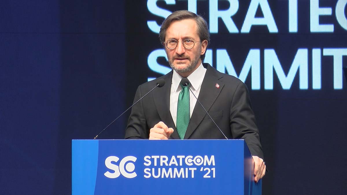 " Kamuoyunun güçlenmesi sürecinde, bilinçli sosyal medya üreticisi ve tüketicisi bireylerin varlığı son derece hayatidir"