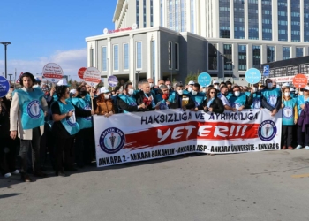 Ankara'da sağlık çalışanları iş bıraktı