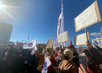 Ankara'da 'tüm sağlık çalışanlarına zam' talebi