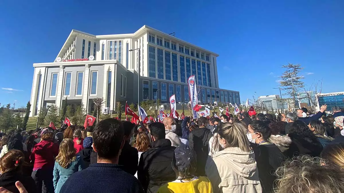 " külfette ortak oldukları gibi bir hak verilirken de adaletli davranılmalıdır"