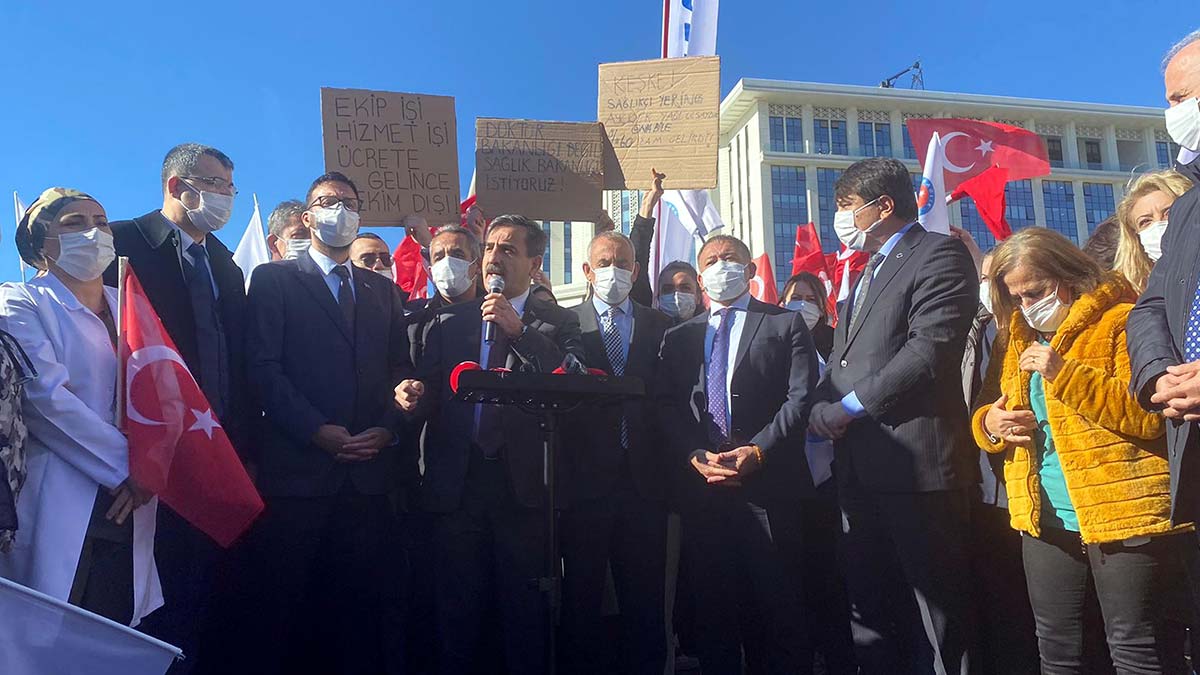 " Sağlık çalışanlarının sorunları var bu sorunlara söz değil icraat bekliyoruz"