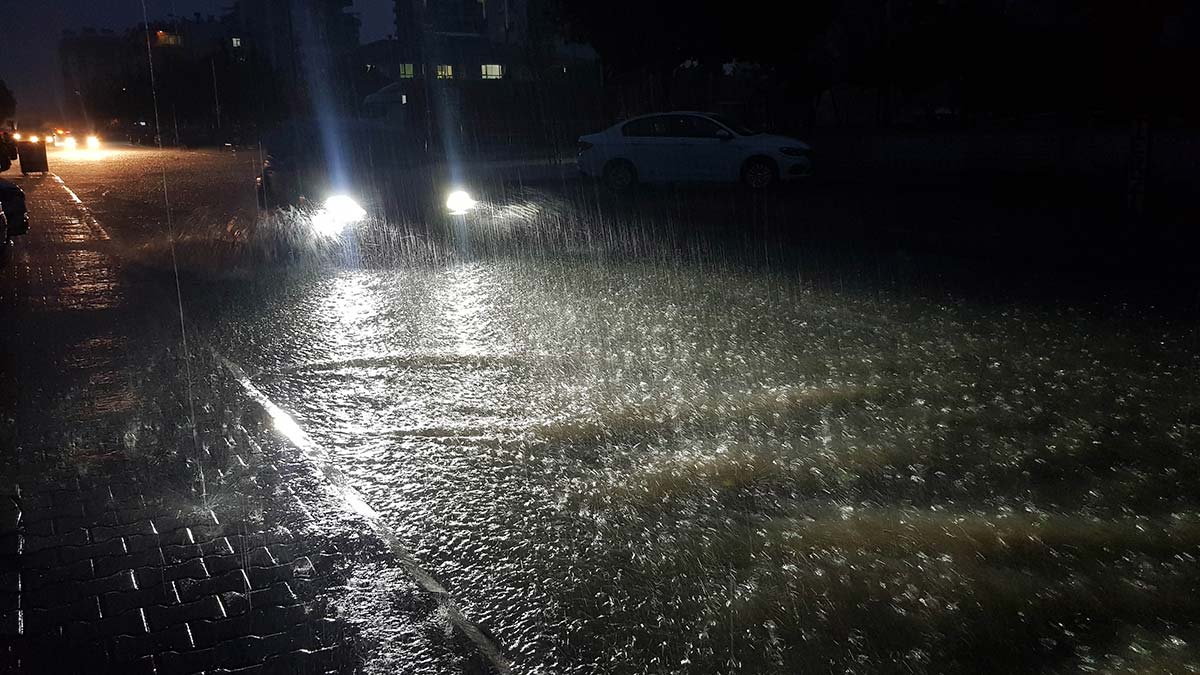 " Şehir merkezi için de turuncu kod uyarısı verdik. Turuncu kodda yaşanan hadiseler, hayatı olumsuz etkileyebilir."