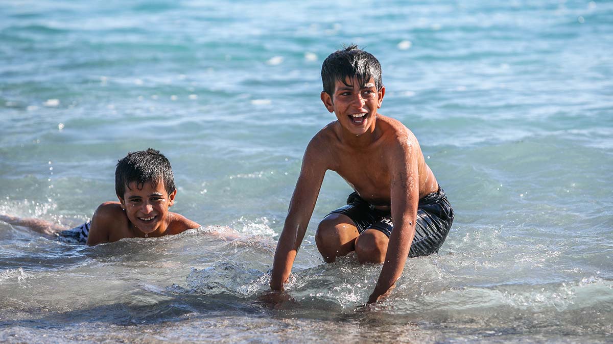 Antalyanin konyaalti sahilinde deniz keyfi 2 - yerel haberler - haberton