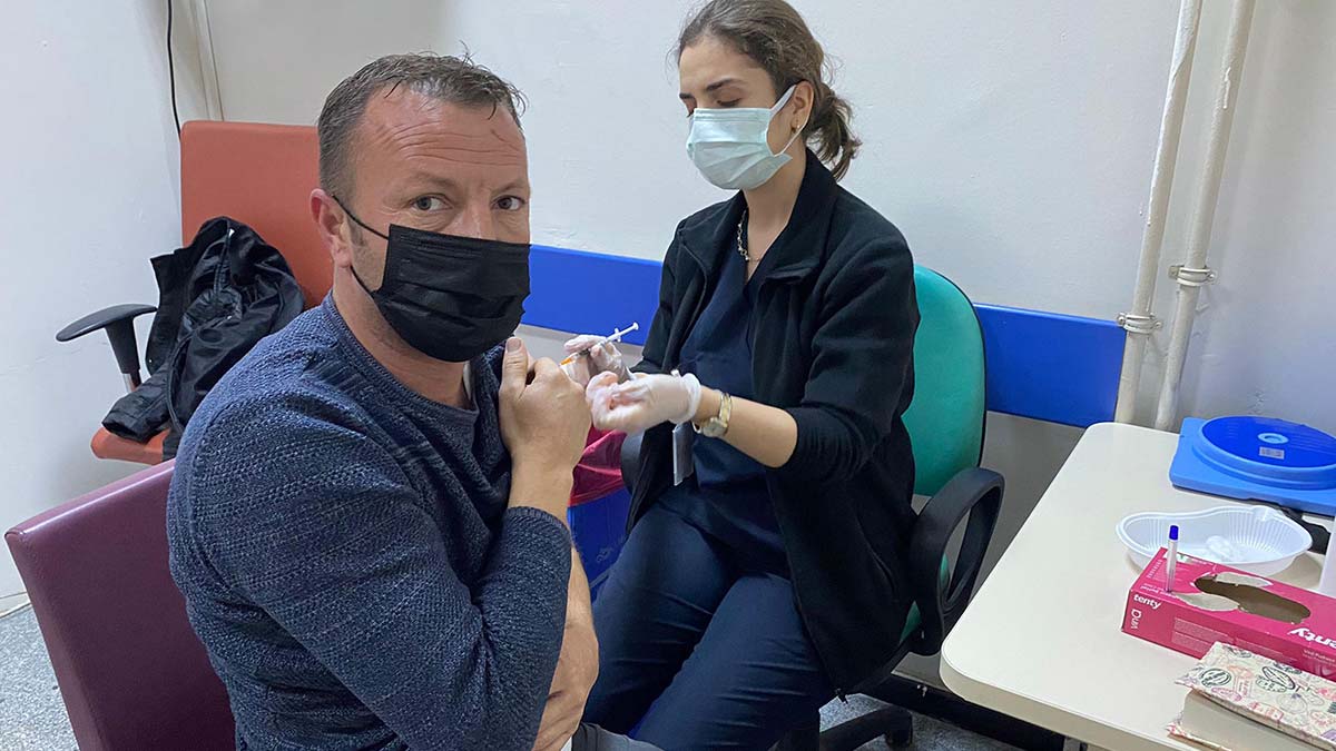 Aşı polikliniklerine başvuru 5 kat arttıAşı polikliniklerine başvuru 5 kat arttı