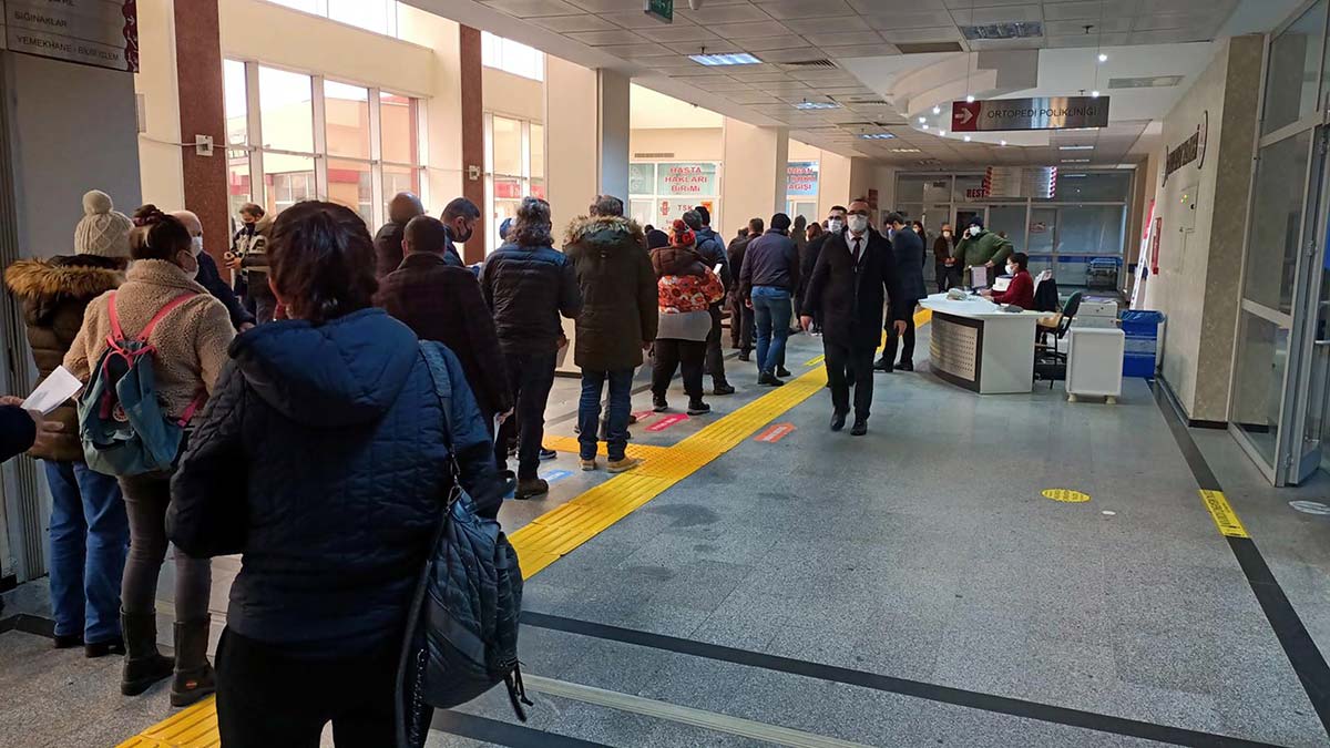 " Aşıyla alakalı olumsuz bir geri dönüş ve yahut olumsuz bir yan etki yansımadı"