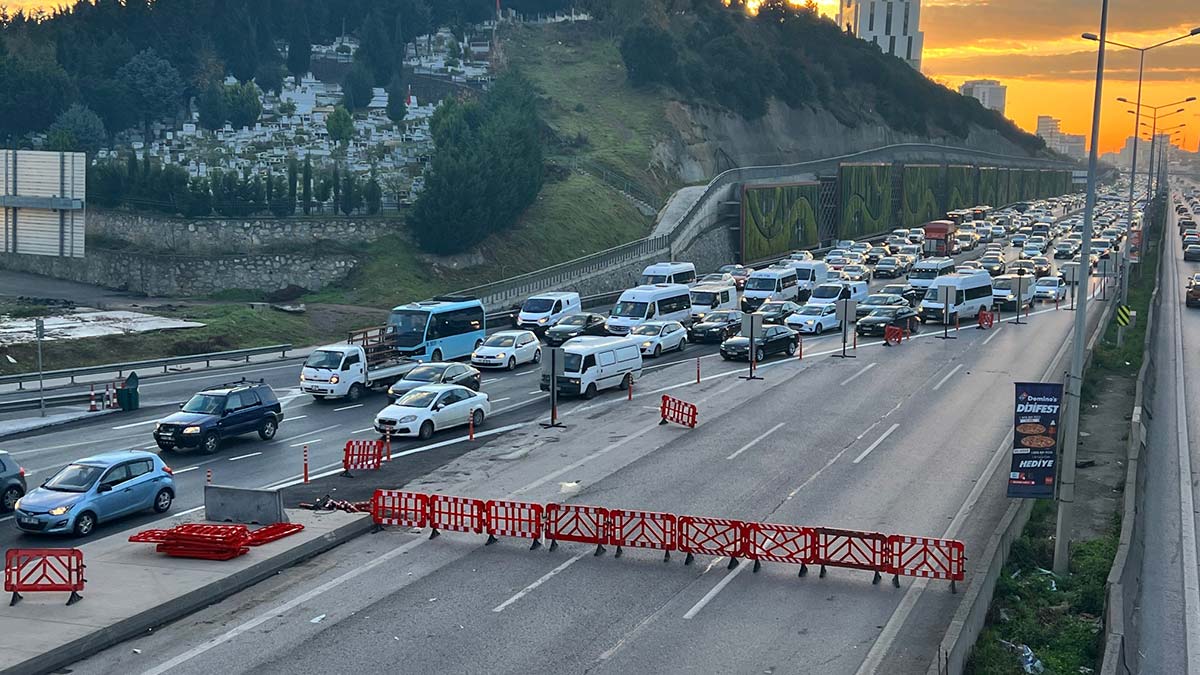 Ataşehir D-100 Karayolu'nda yol çalışması başladı