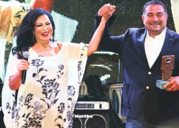 Aydın Birsel evinin kapısının önünde ölü bulundu