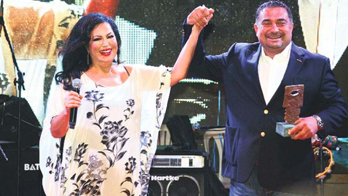 Aydın Birsel evinin kapısının önünde ölü bulundu