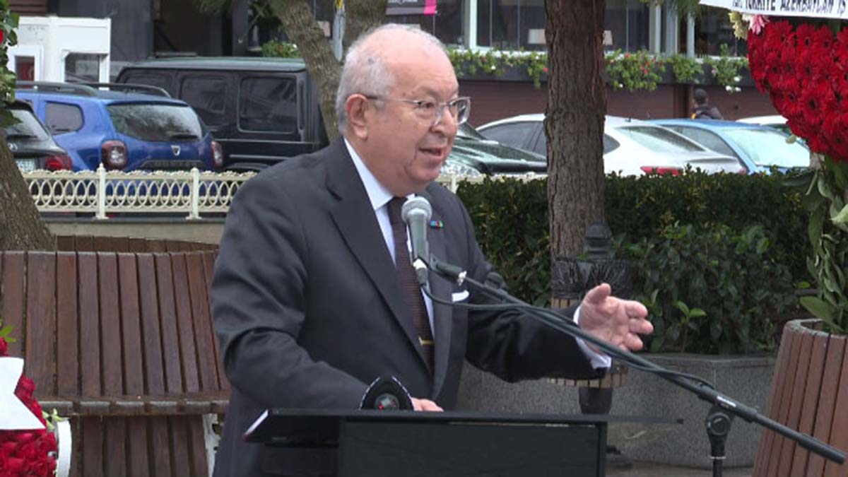 " 18 yıldır aramızda yok ama her zaman bizim yüreğimizde, kalbimizde ve hatıralarımızdadır"