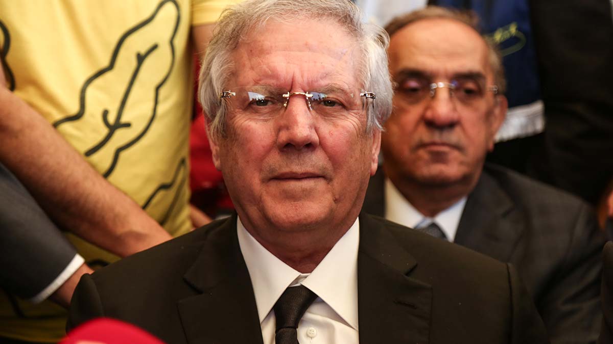 " Hakkımızda çıkarılan tüm yalanlarla mücadele ettik. Bu sırada her şeyimiz, Fenerbahçe'miz ise finansal olarak zayıflatıldı, futbolcularını kaybetti, şampiyonluğu son dakikada elinden alındı, sponsorlarından oldu"