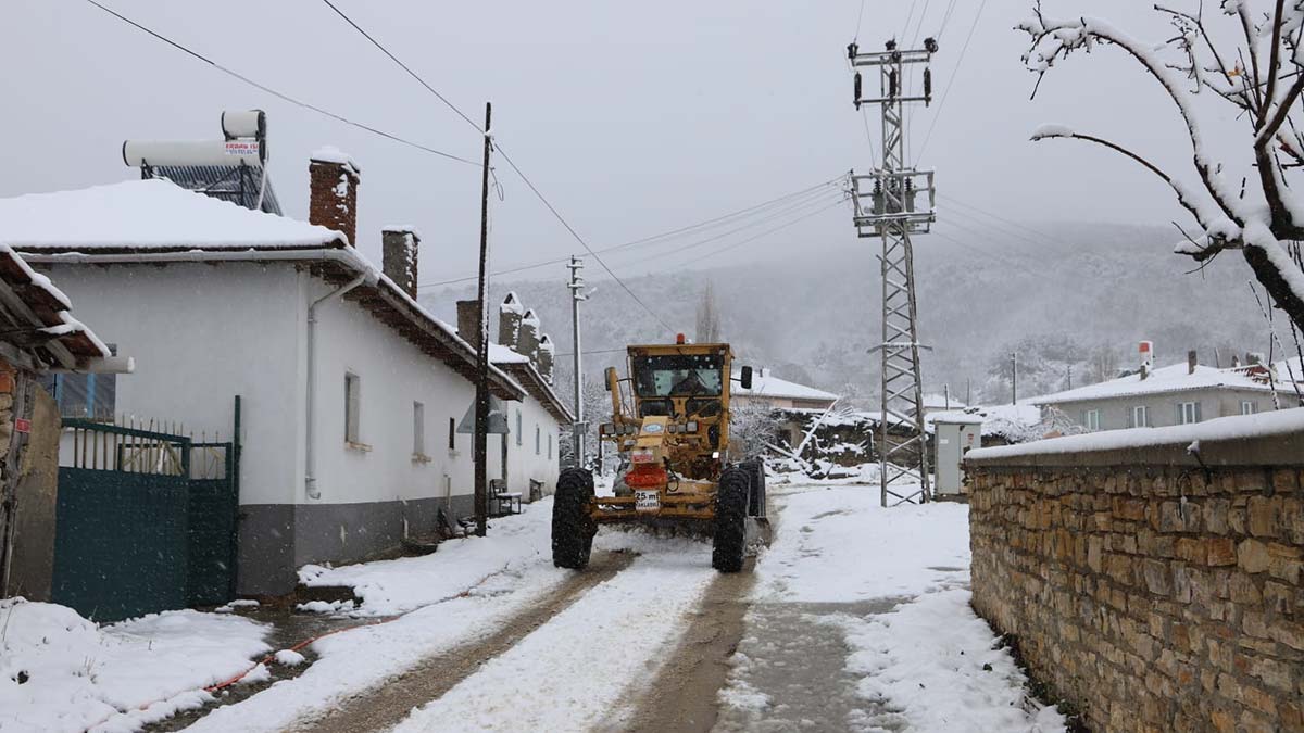 İlk kar yağışına anında müdahale