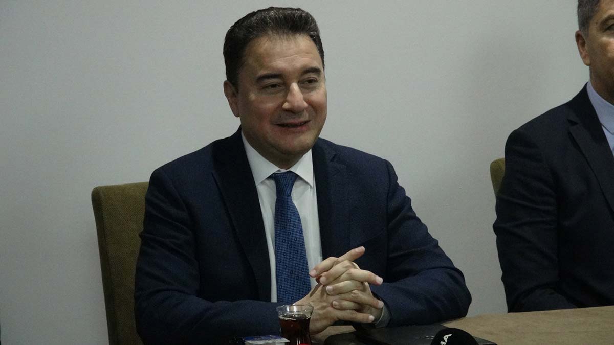 Babacan: Gidiş geliş ekonomiye çok ağır gelir