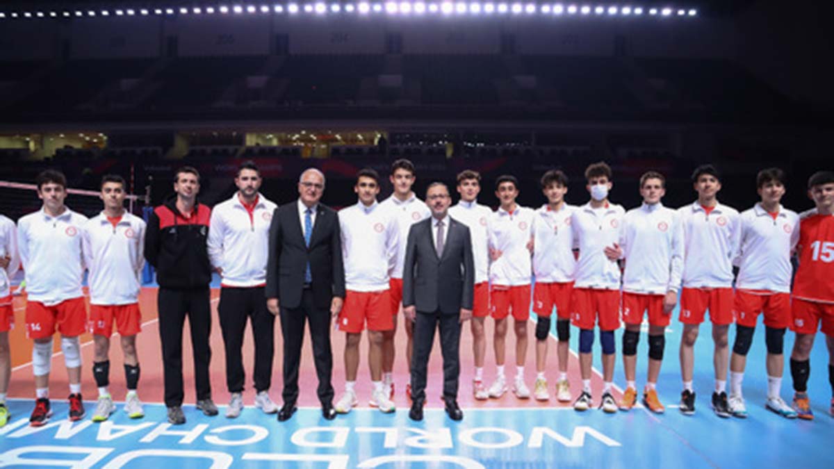 " İnanıyorum önümüzdeki süreçte de sporun tüm alanlarındaki iddiamızı hem takımlarda hem bireysellerde çok daha yukarı noktalara taşıyacağız"