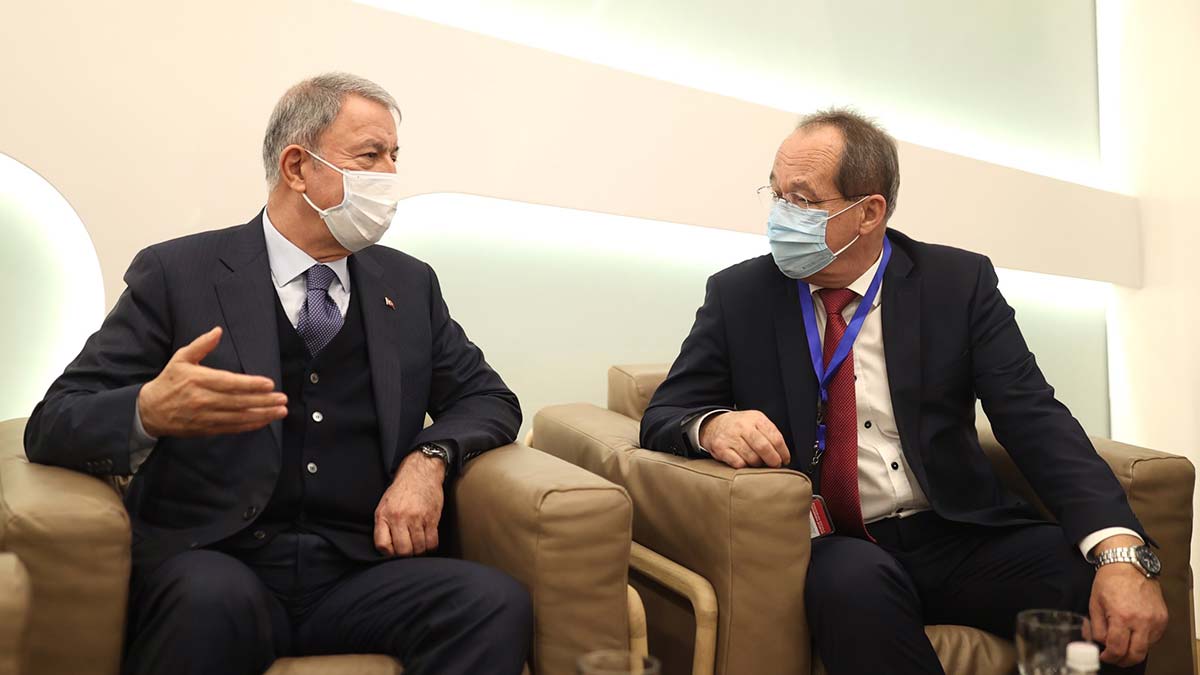 Bakan Akar Bosna Hersek Savunma Bakanı ile görüştü