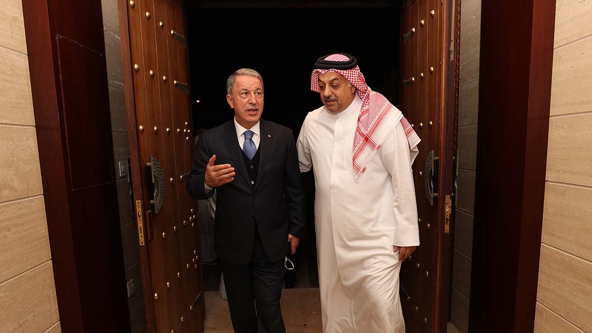 Bakan Akar, Katar Savunma Bakanı ile görüştü
