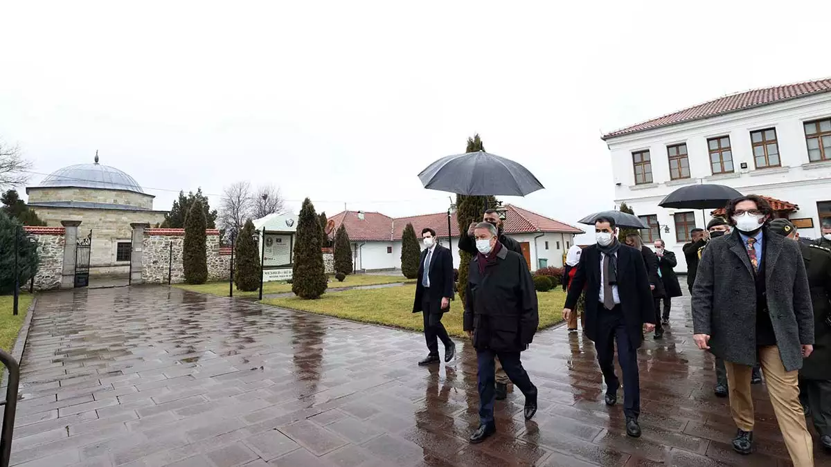 Bakan akar kosova'da resmi temaslarda bulundu
