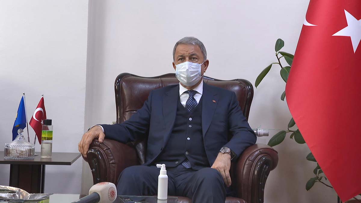 " Sizlerin sorumluluğunuz büyük. İleri düzeyde eğitim alarak hem Mamuşa’ya hem de Kosova’ya bilimde, sanatta önemli katkılar sağlayacağınıza inanıyorum"