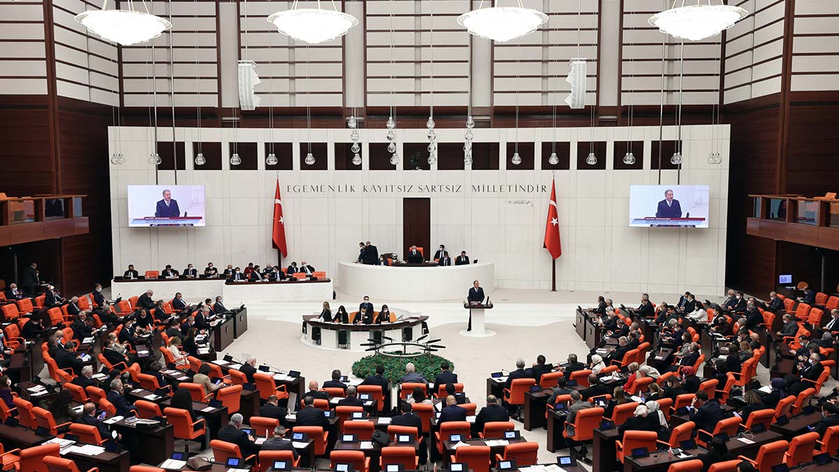 " Mehmetçiğin nefesi, teröristlerin ensesindedir"