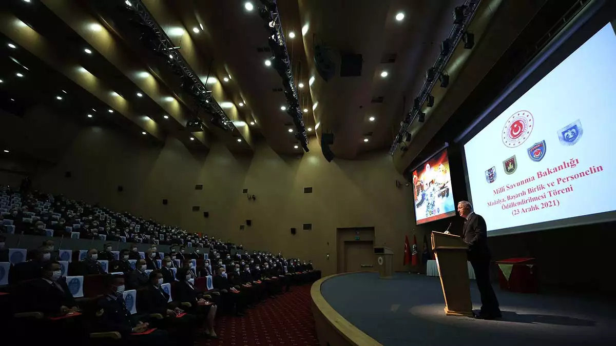 " son derece yapmacık, yapay iddialarla türkiye'yi yayılmacı olarak göstermek istiyor"