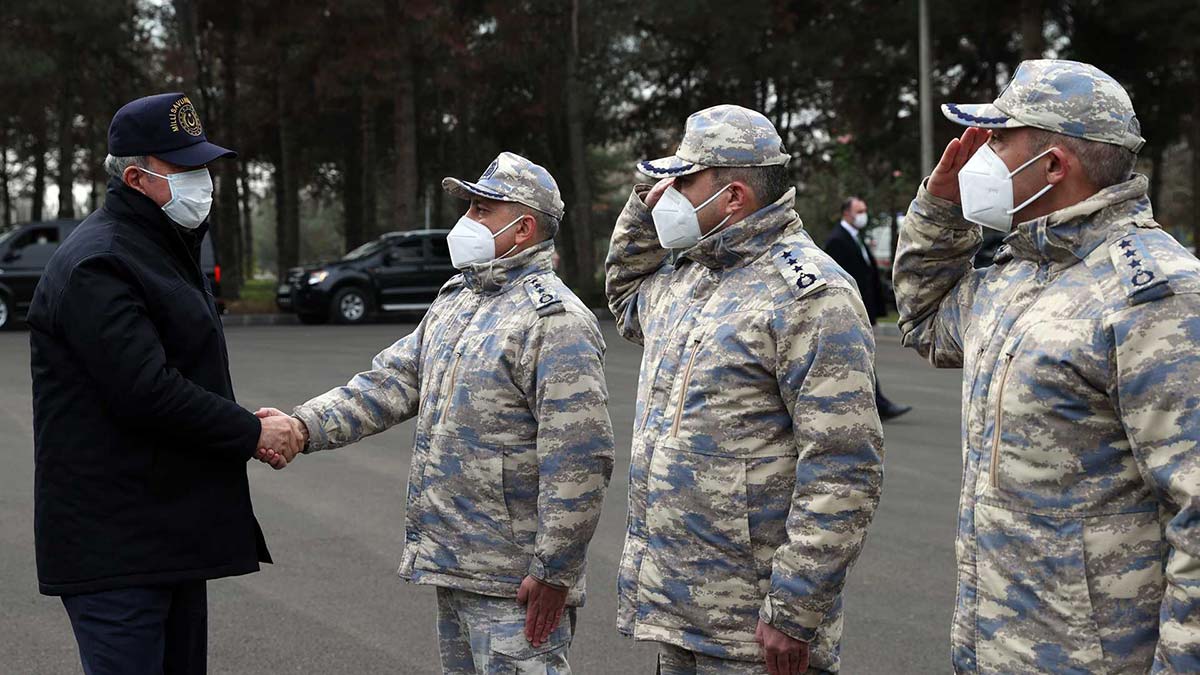 " Bizim tek hedefimiz teröristlerdir. Geldiğimiz noktada terör örgütündeki çöküşü görüyoruz."