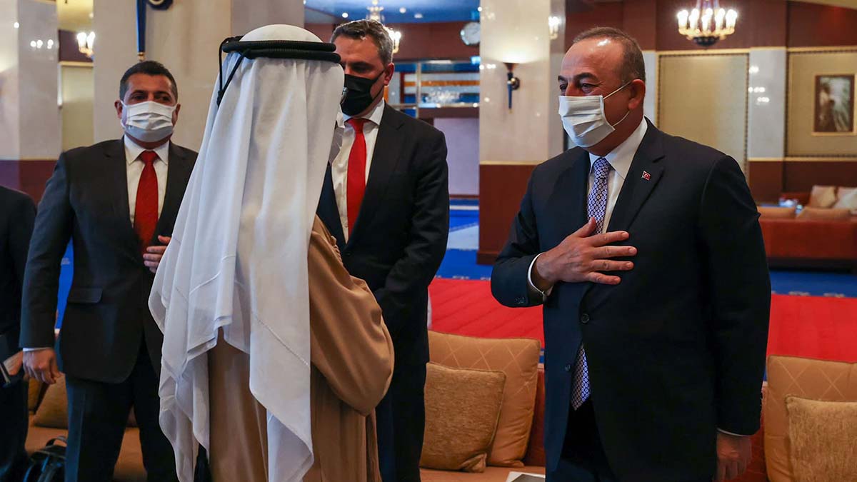 Bakan Çavuşoğlu, Dubai Emiri Şeyh Maktoum ile görüştü