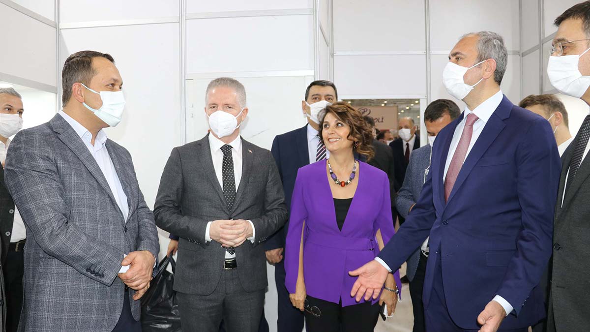 Bakan Gül: İhtisas mahkemeleri göreve başlıyor