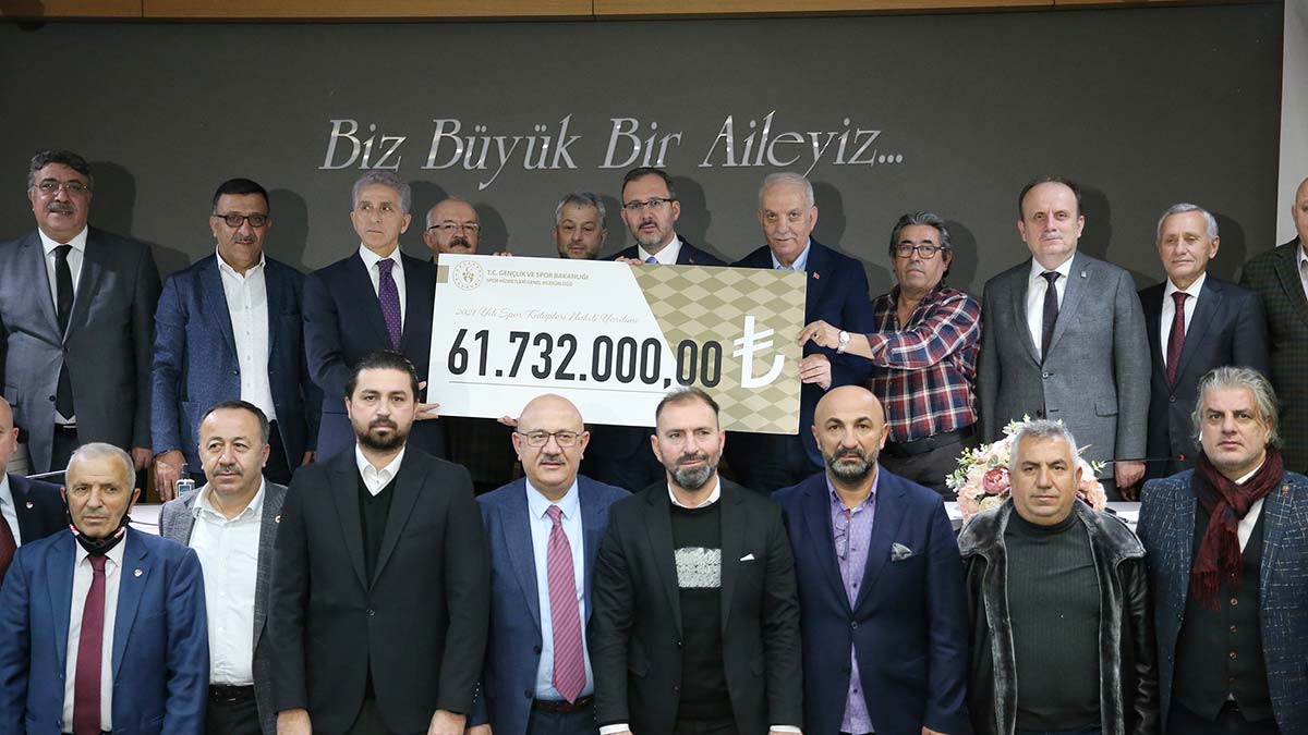 " İnşallah katılımcı ruhla el ele vererek bu başarıları büyüteceğiz"