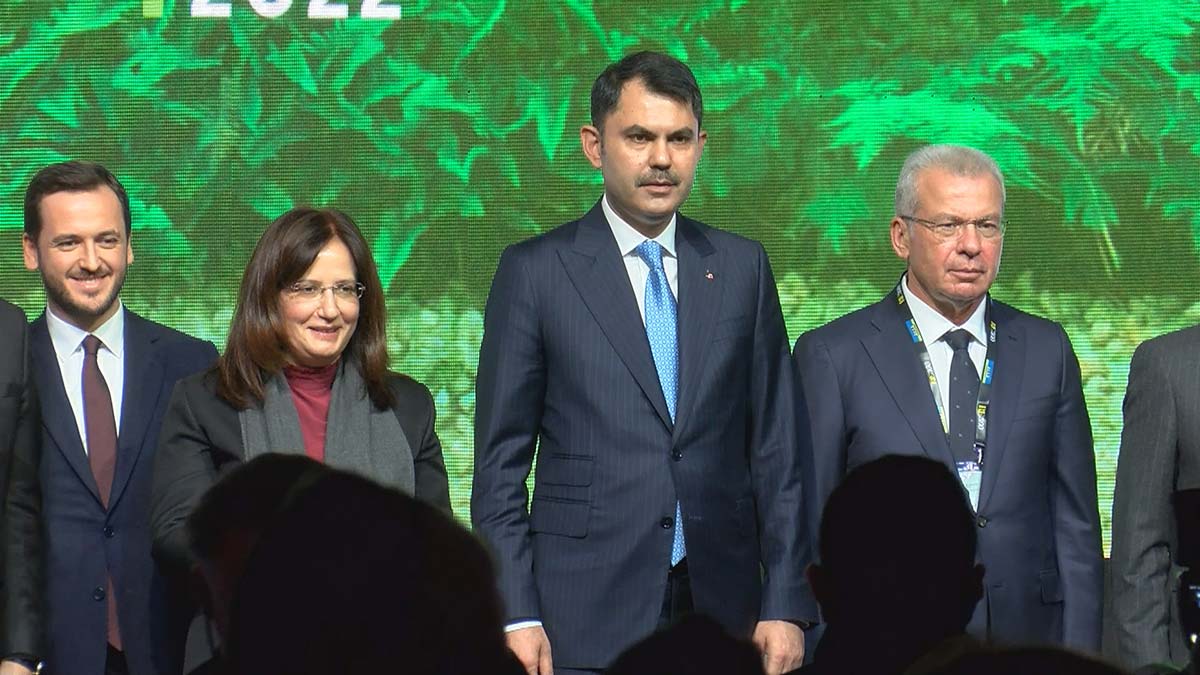 " Bir başarı hikayesini de yapı sektörümüzü doğrudan ilgilendiren büyüyen ekonomimizle gösterdik"