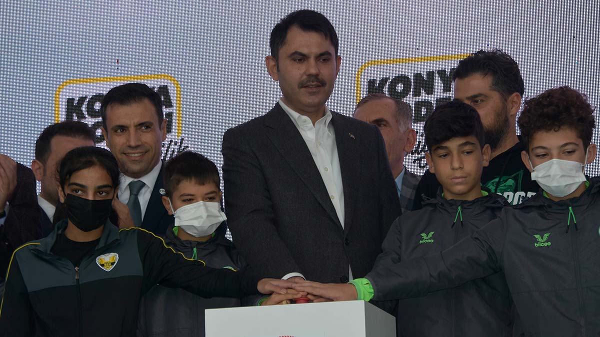 Bakan Kurum'dan yeşil tribün projesi açıklaması