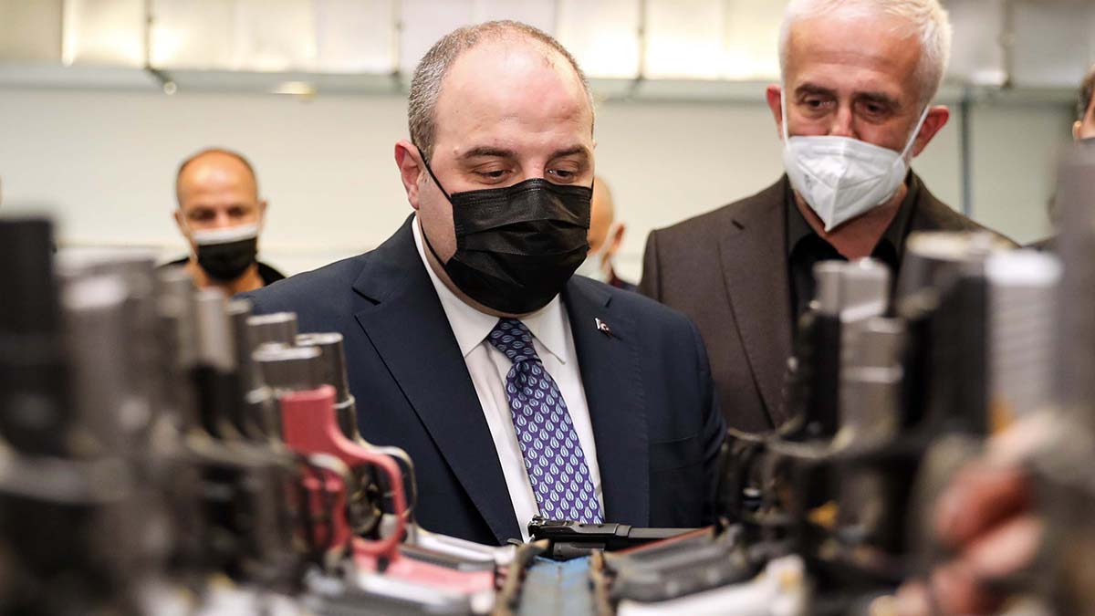 " Bu firma, ATAK helikopterlerinin burun topu dediğimiz 20 milimetrelik makineli tüfeklerini üretmek üzere kurulmuş bir firma"