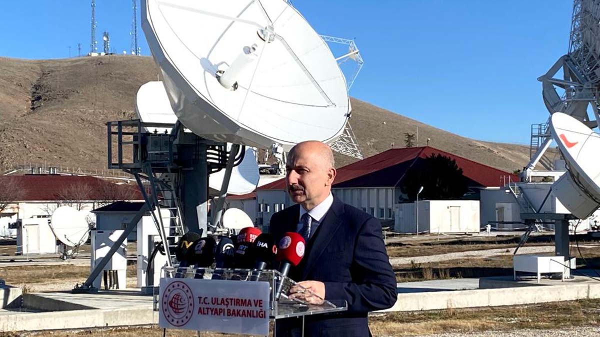 Bakan: 5B uydumuzu Space X Falcon 9 ile fırlatacağız