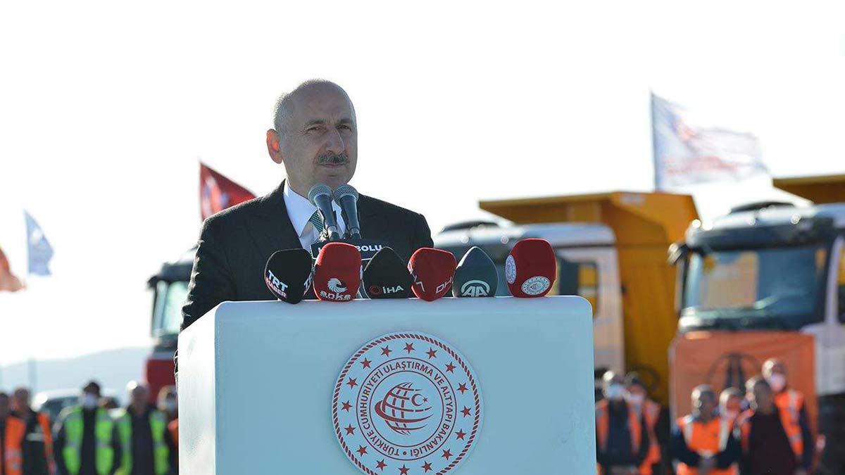 Bakan: Hizmet etmeyi unutanların devri bitmiştir