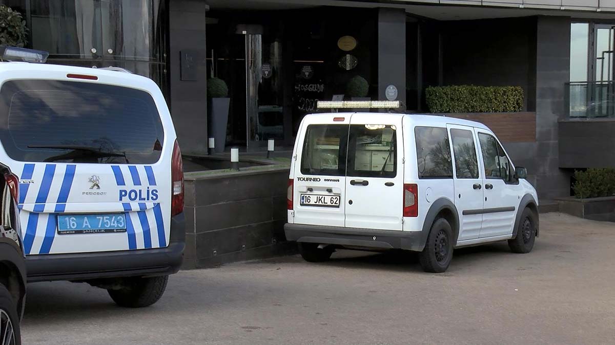 Bakımını yaptığı asansörde sıkıştı; hayatını kaybetti