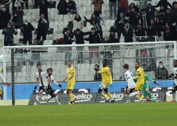 Beşiktaş sahasında Göztepe'yi 2-1 mağlup etti