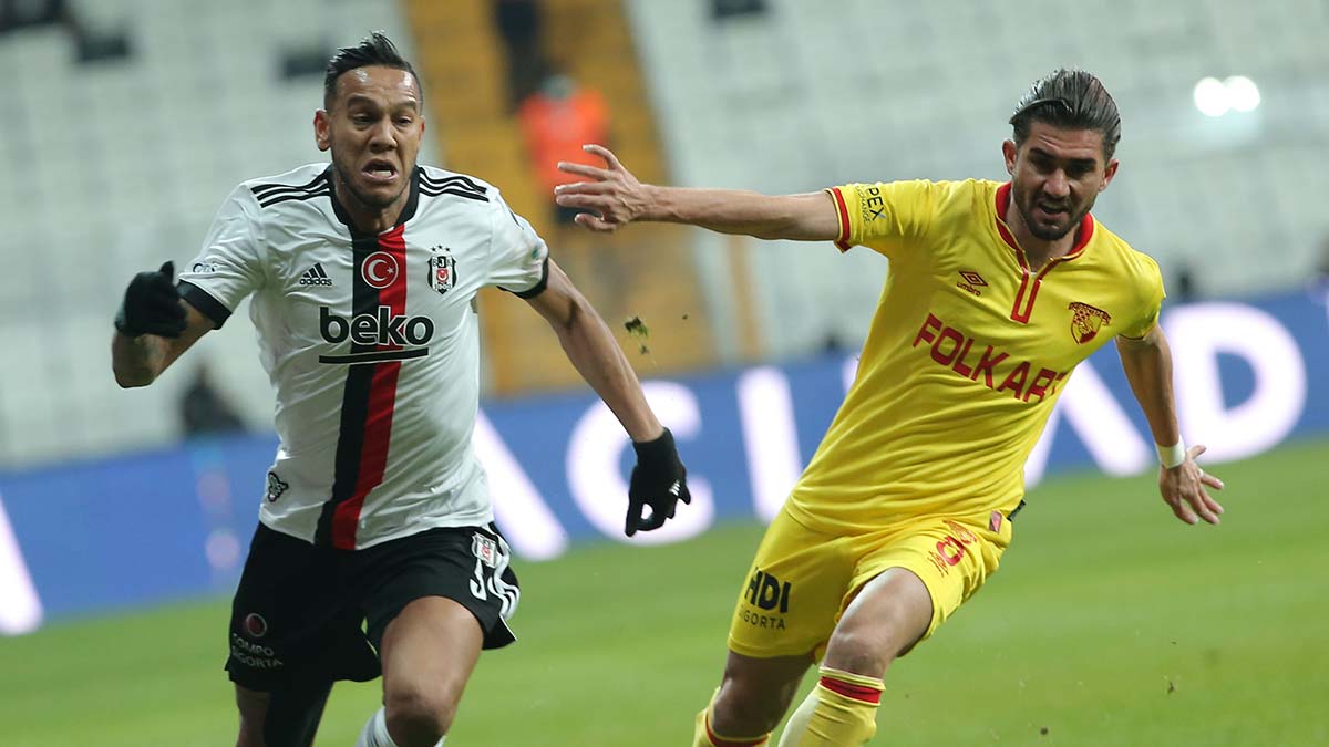  Karşılaşmada başka gol olmadı ve Beşiktaş sahasında Göztepe'yi 2-1 mağlup etti. 