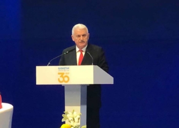 Binali Yıldırım Kazakistan'da konferansta konuştu