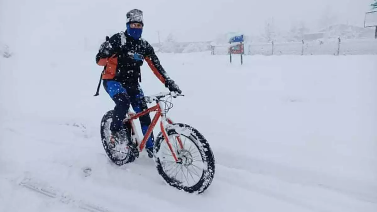 Bisiklet tutkunlari karda bisiklet kullandi 2 - spor haberleri - haberton