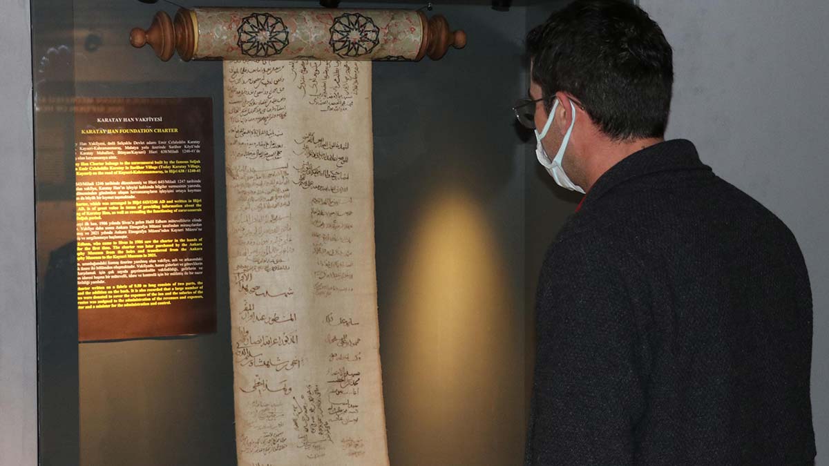 Bugüne ulaşan tek kervansaray vakfiyesi sergileniyor