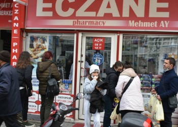Bulgar turistler ilaçlarını da Edirne'den alıyor