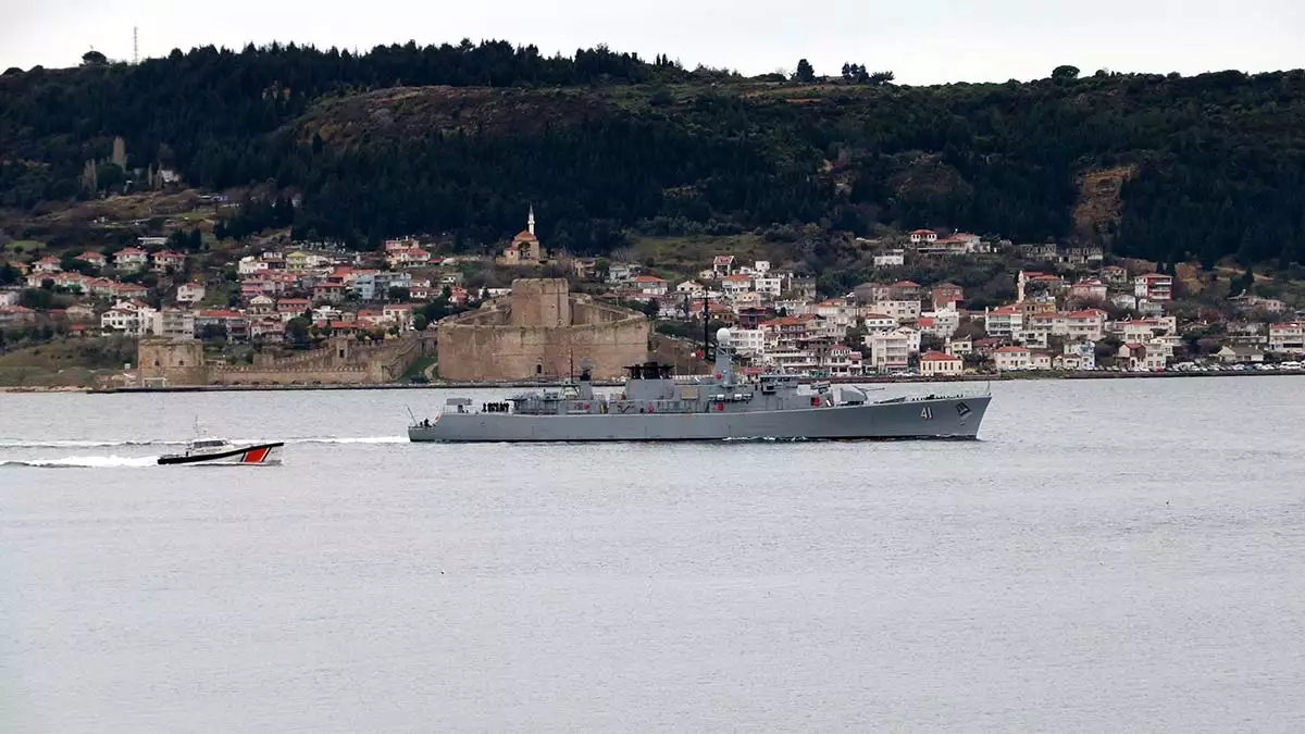 Bulgaristan donanması'nın savaş gemisi boğaz'dan geçti