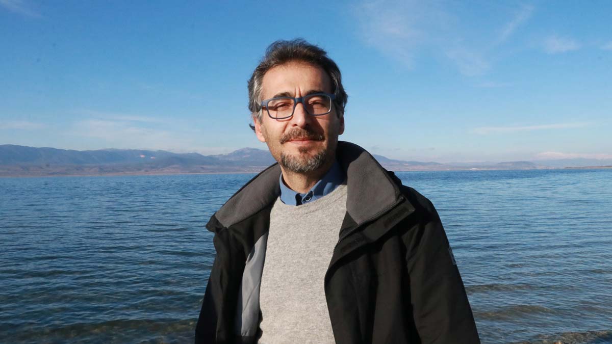 " Köpükler genelde zararsız ancak göl suyu kirli olduğu takdirde biyotoksinler, pestisit ve bazı toksinler konsantre hale gelebilmektedir"