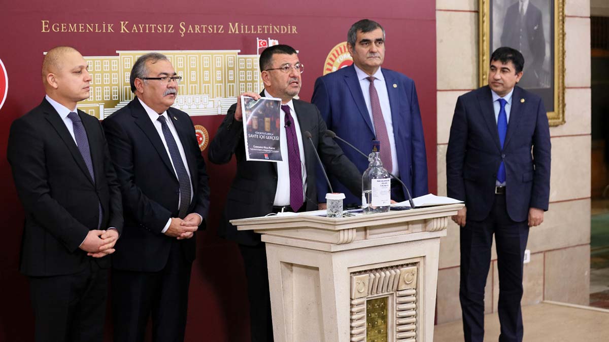 "İnsanları öldüren zehri almak bu kadar kolay. Türkiye'de Covid dışında böyle toplu ölüme yol açan başka bir şey yok"