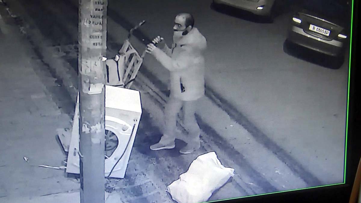 Çamaşır makinesi el arabasıyla çalındı