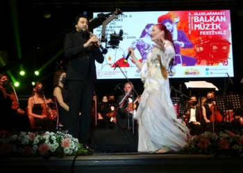 Candan Erçetin ve Serkan Çağrı'dan müzik şöleni