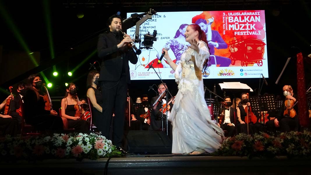 Candan Erçetin ve Serkan Çağrı'dan müzik şöleni