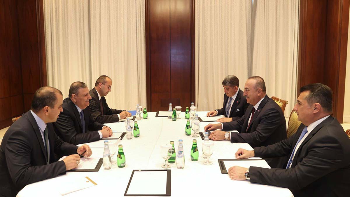 Dışişleri Bakanı Çavuşoğlu, eski Suriye Başbakanı Hicab’la görüştü