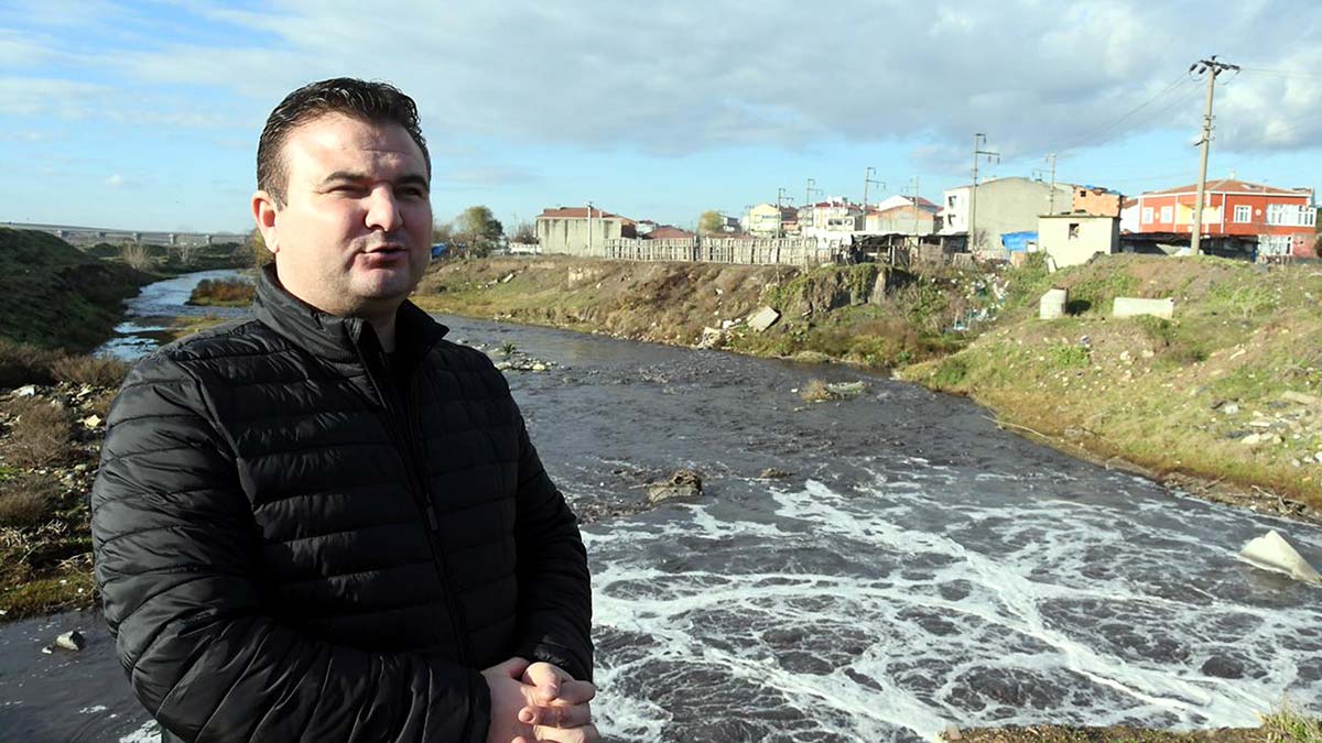 " Çorlu Deresi yaz mevsiminde de siyah akıyor, kış mevsiminde de siyah akıyor."