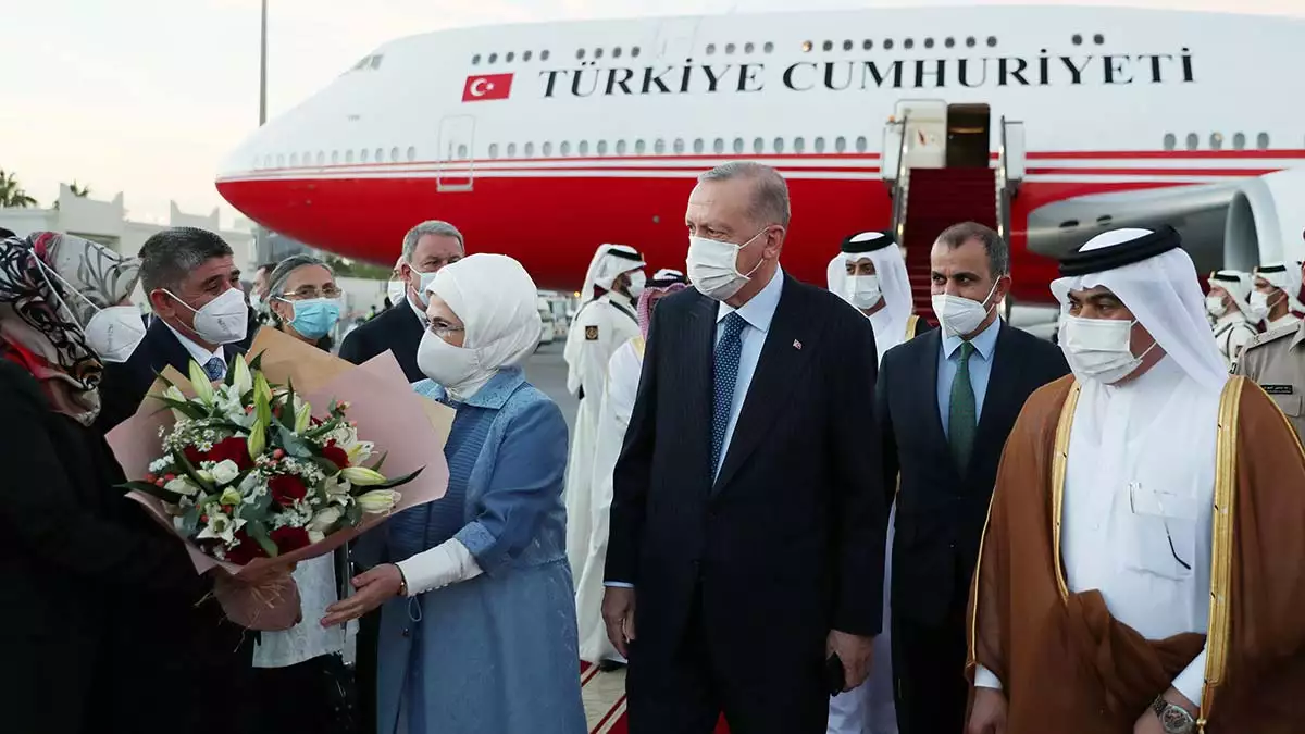 Cumhurbaşkanı, katar maliye bakanı ali bin ahmed alkuwari tarafından karşılandı