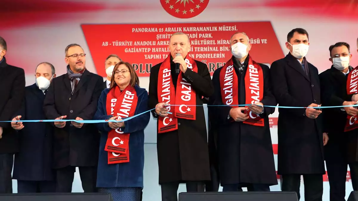 " siz bizi yola çıktığımızdan bu yana yalnız koymadınız, her zaman yanımızda olduğunuz"